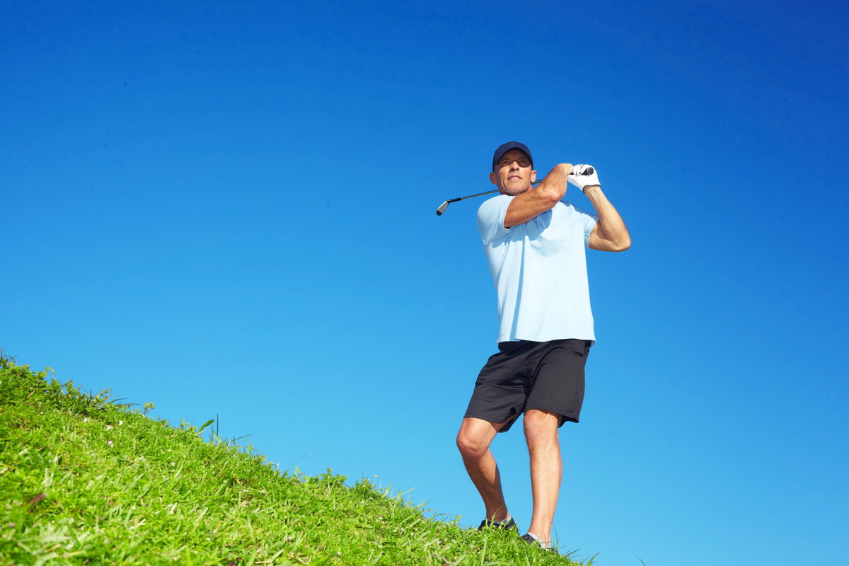 ゴルフのウェアはユニクロで決まり 快適ウェアでゴルフを満喫しよう